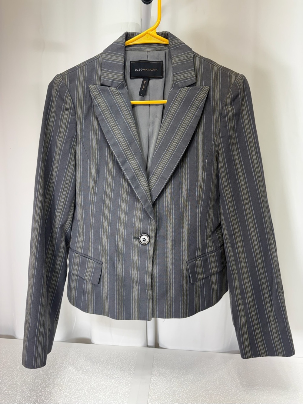 BCBGMaxAzria Gray Pinstripe Tailored Single-Button Blazer 3515